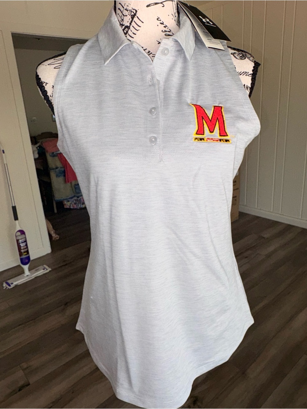 UNDER ARMOUR GREY POLO SLEEVELESS MARYLAND UNIVERSITY — NWT — SMALL